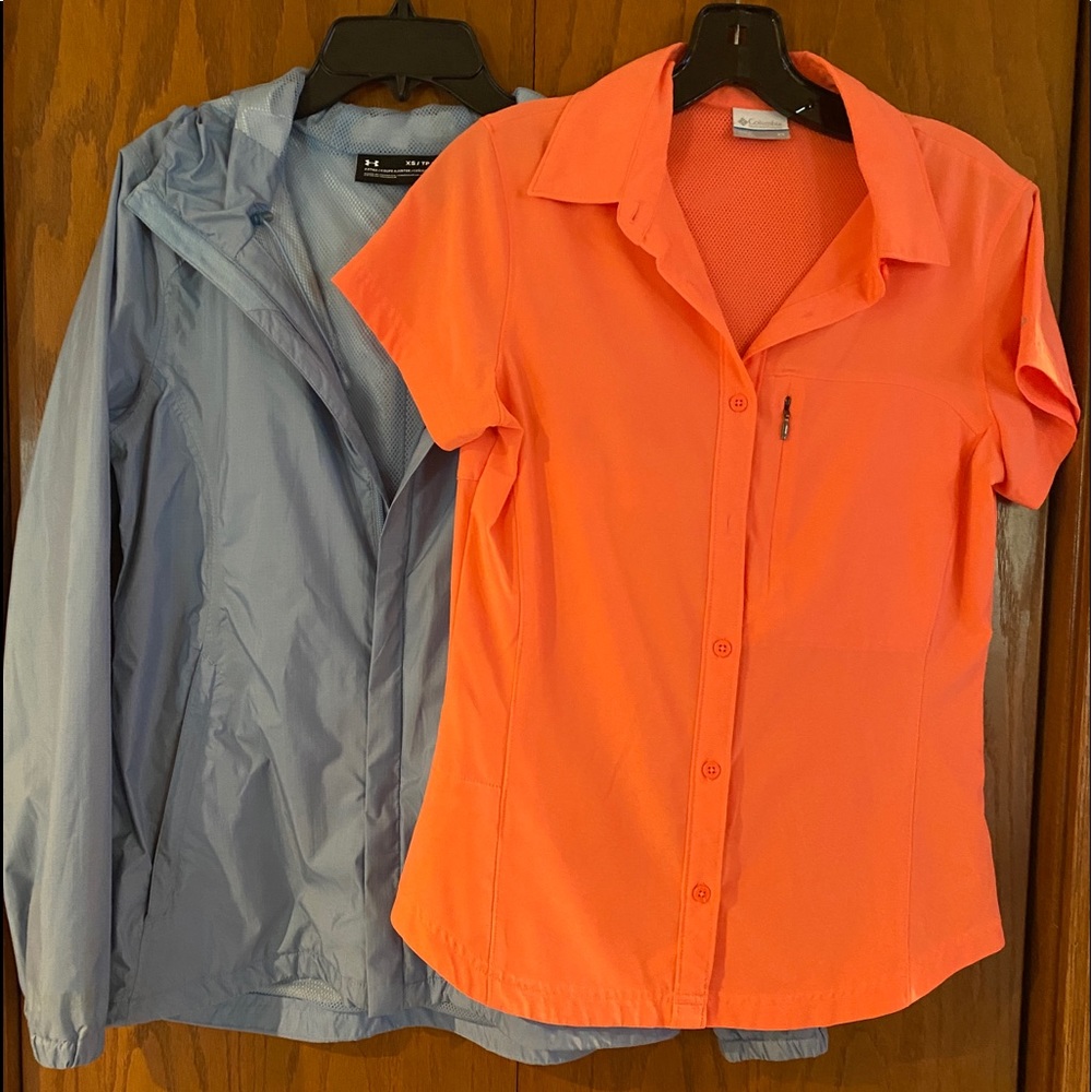 Under Armour Womens Light Rain Jacket & Columbia Womens Button Up Shirt Size XS